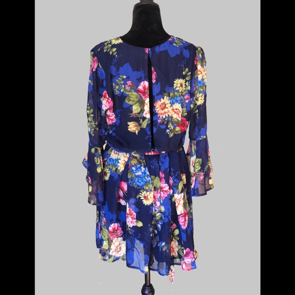 ♥️PLUS SIZE♥️ Gorgeous Floral Print Romper - Picture 5 of 6